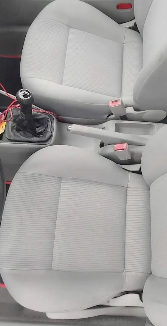 Efekt po praniu: Pranie tapicerki samochodowej – stan po czyszczeniu